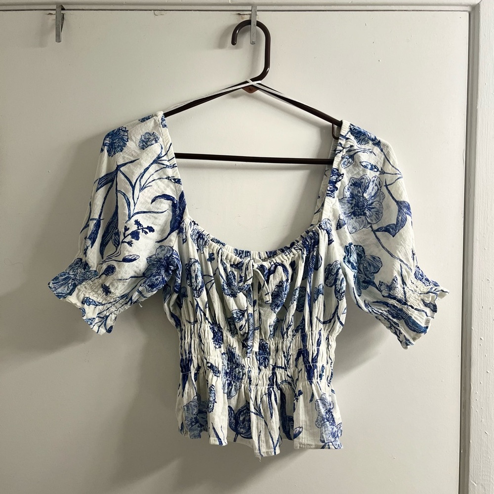 H&M Cottagecore Floral Blue and White Women's Crop Top